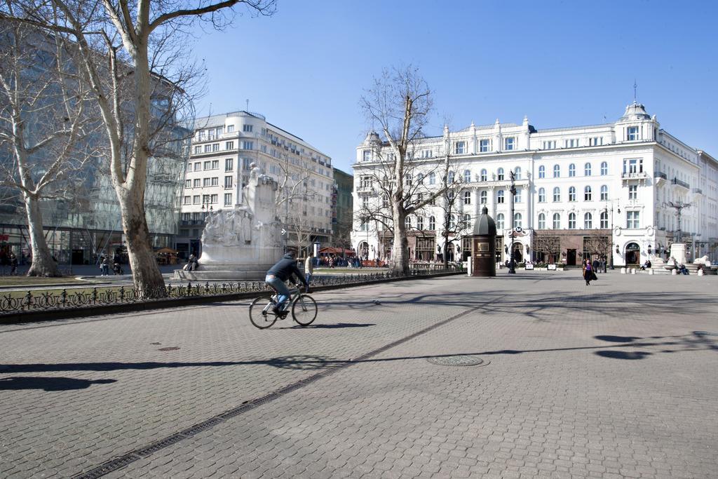 Diana Apartment On Vaci Utca Budapest Exterior photo