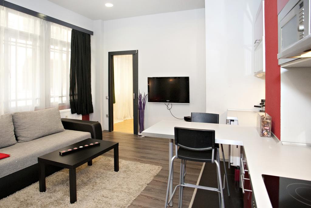 Diana Apartment On Vaci Utca Budapest Room photo