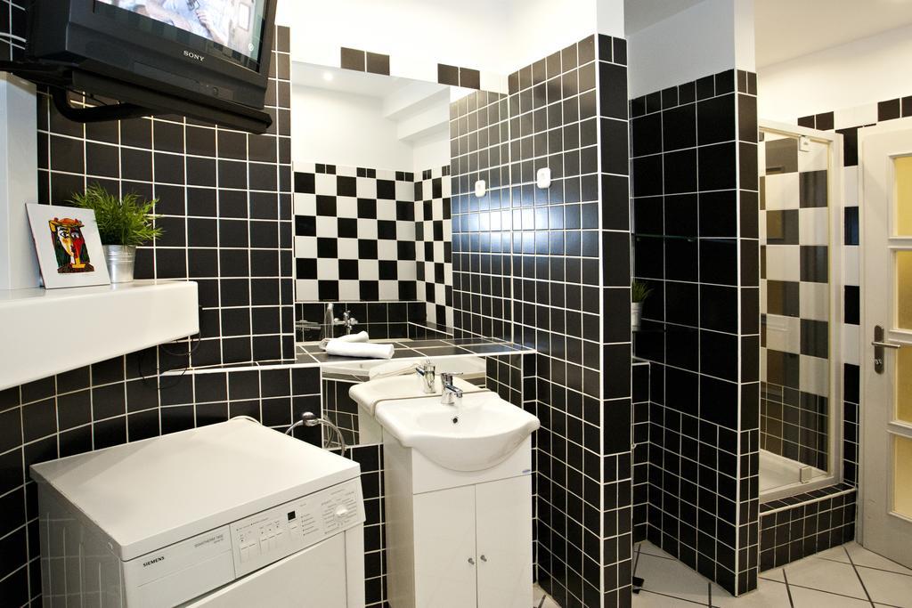 Diana Apartment On Vaci Utca Budapest Exterior photo
