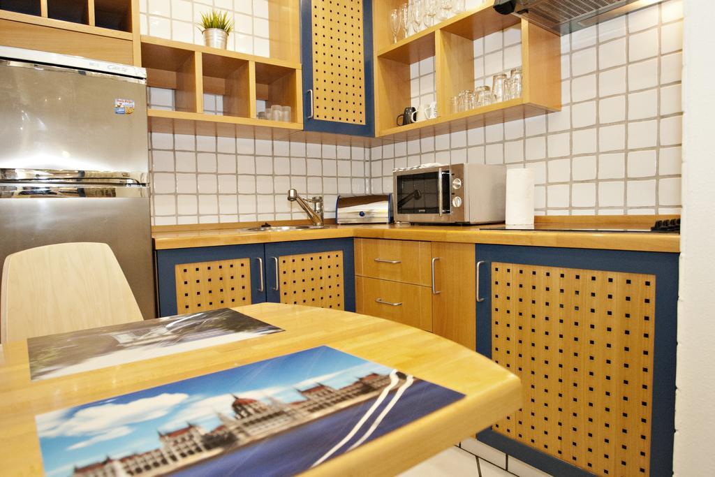 Diana Apartment On Vaci Utca Budapest Exterior photo